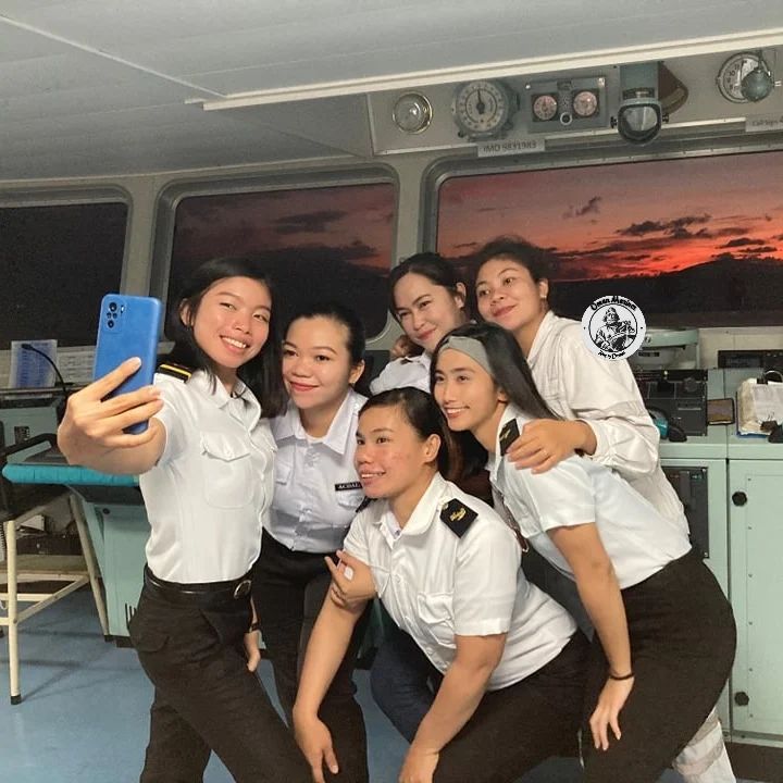 girls in merchant navy
