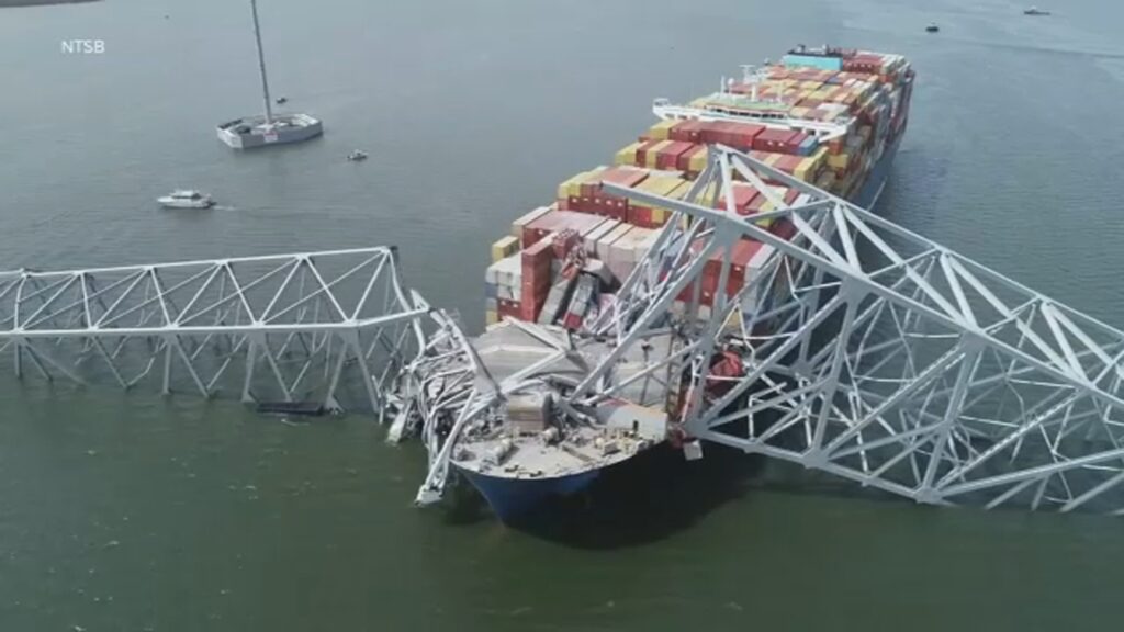 https://jhazibhaiyaji.com/over-60-containers-plunge-into-california-waters-halting-pier-operations/